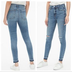 NWOT Gap High Rise Skinny Jeans Distressed Size 26
